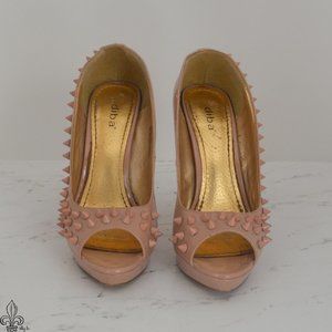 🦂diba Nude studded platform heel🦂